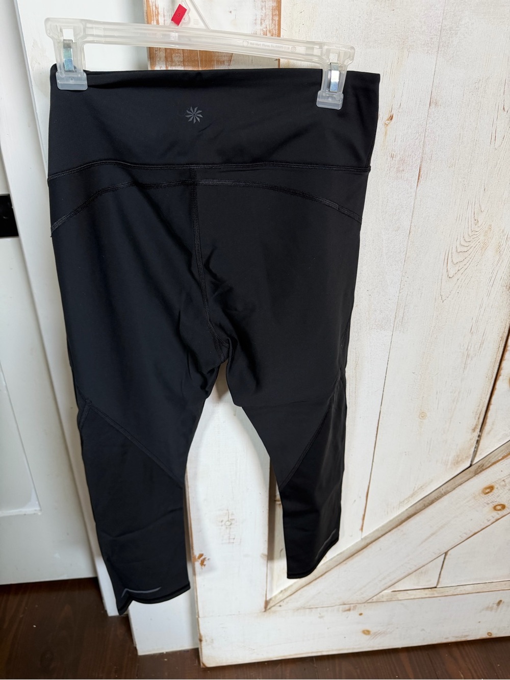 Athleta Black High-Rise Capri Workout Leggings 0394 - Picture 4 of 5